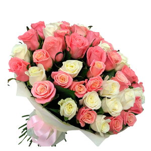 Шикарный букет белых и розовых роз