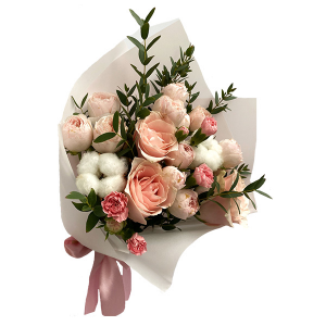 Стильный букет розовых роз